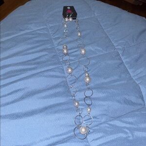 Paparazzi Silver and Cream Necklace